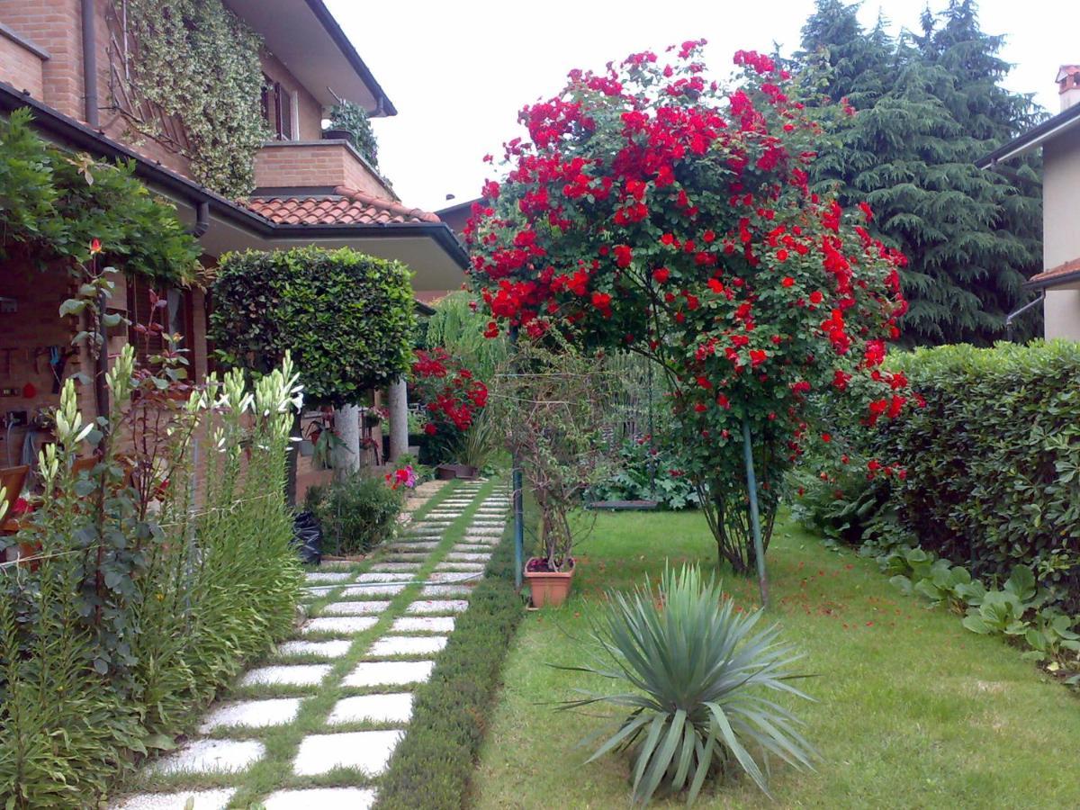 B&B Les Fleurettes โลมาซโซ ภายนอก รูปภาพ